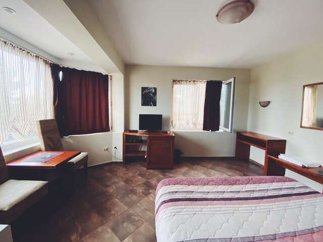 Отель Hotel Fancy София-10